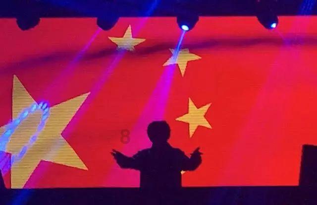 摇滚乐团的装扮